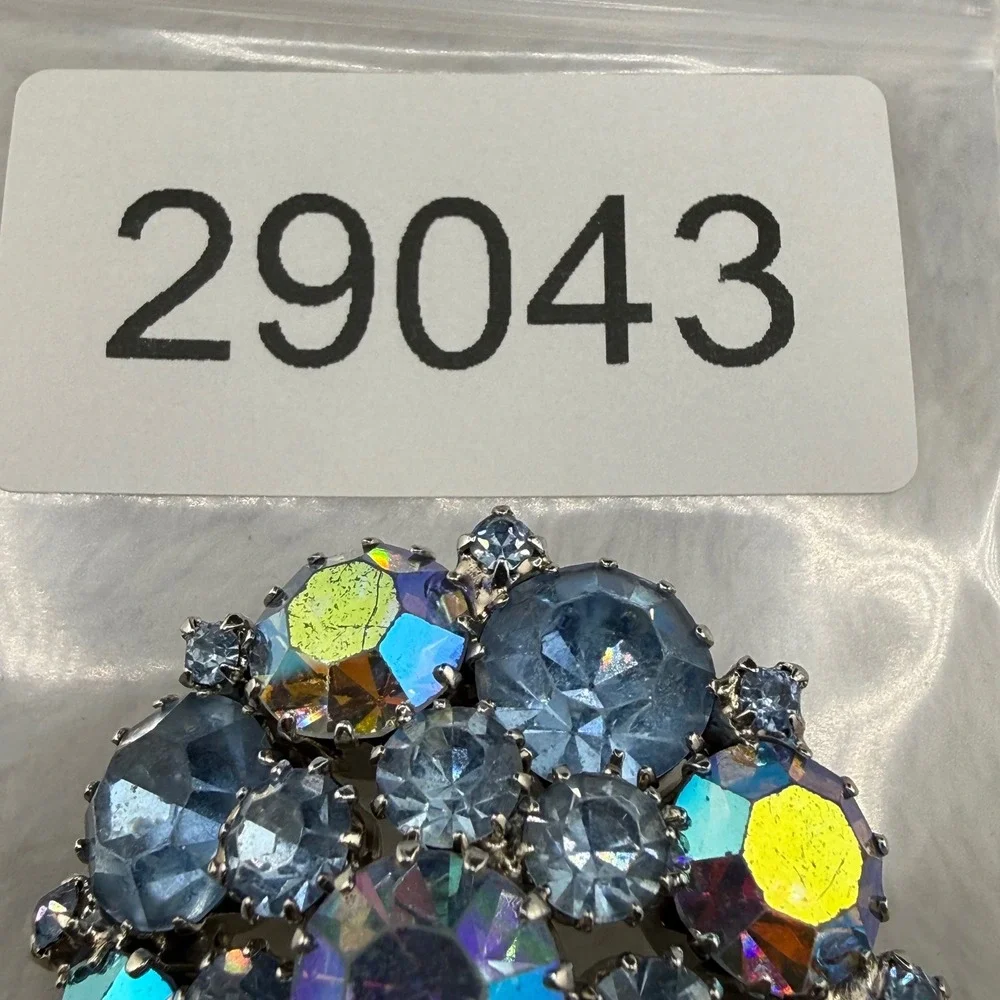 Vintage Weiss Brooch Blue Aurora Borealis Rhinestone Domed